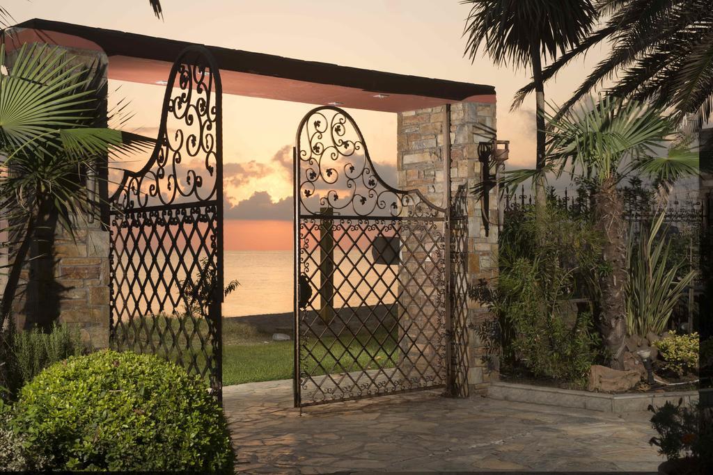 Efharis Beachfront Villa Platamonas Zewnętrze zdjęcie